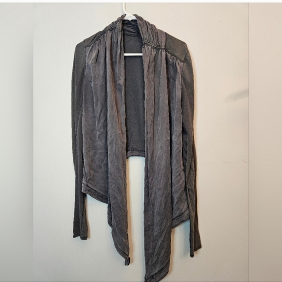 Lululemon Women's Black Soft Moto Jacket.
Measurements in pictures - Picture 4 of 11